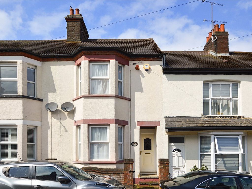 2 bed terraced house for sale in Waterlow Road, Dunstable, Bedfordshire