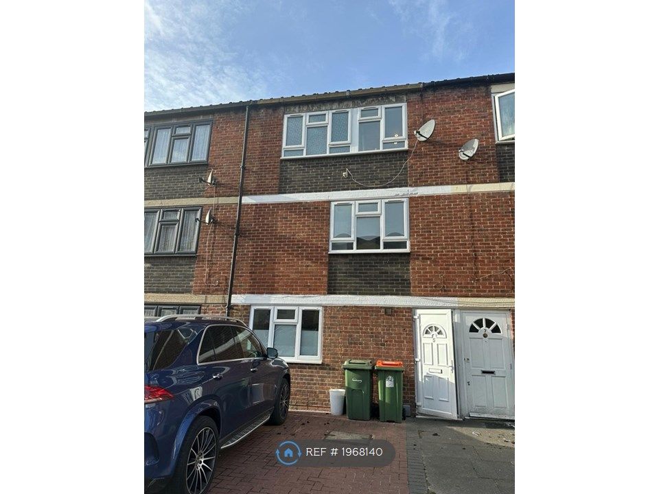 6 bed terraced house to rent in Brooks Road, London E13, £4,500 pcm