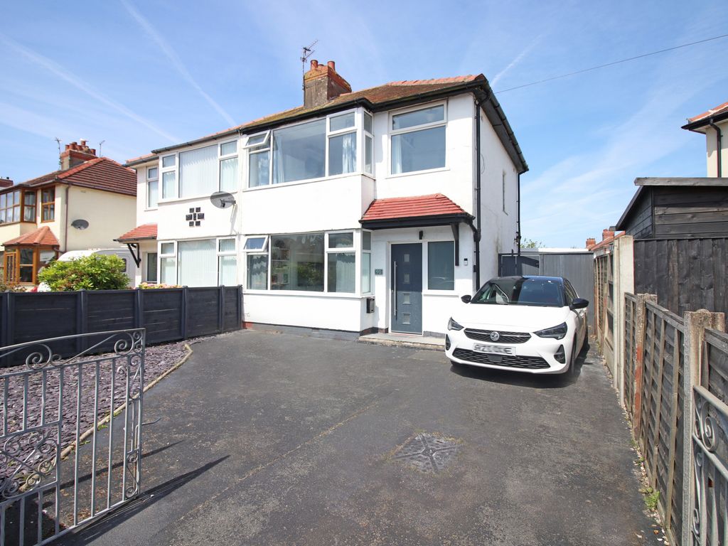 3 bed semidetached house for sale in Luton Road, ThorntonCleveleys