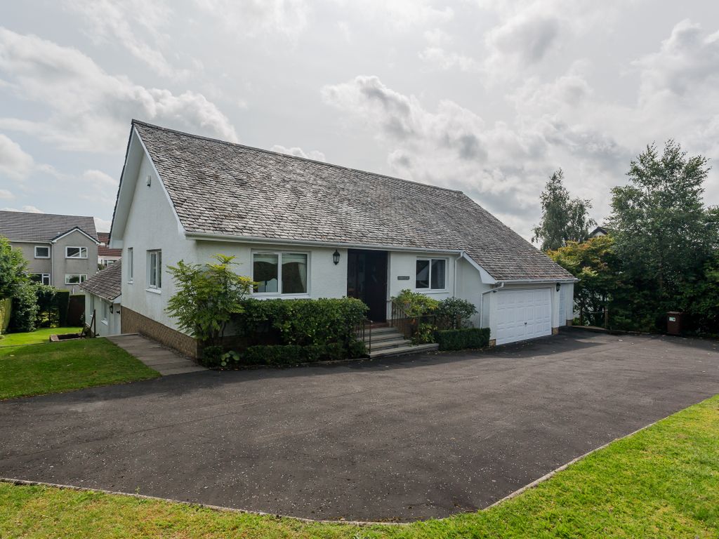 4 bed detached house for sale in Thorncliff, Lochwinnoch Road