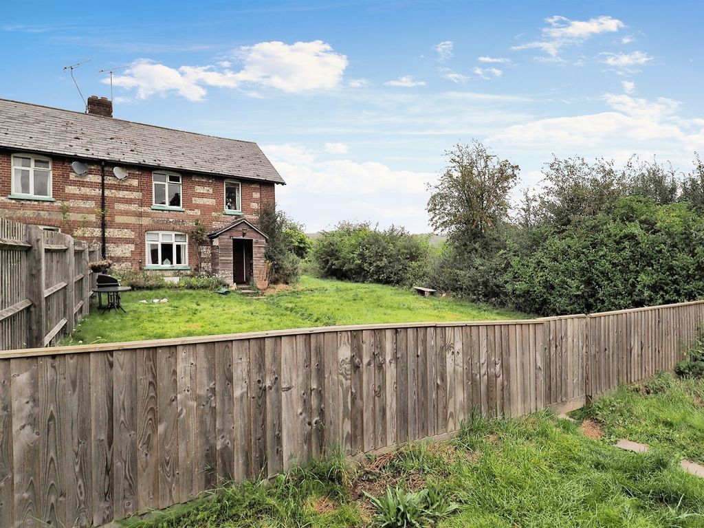 2 bed semidetached house for sale in Salisbury Road, Shipton Bellinger