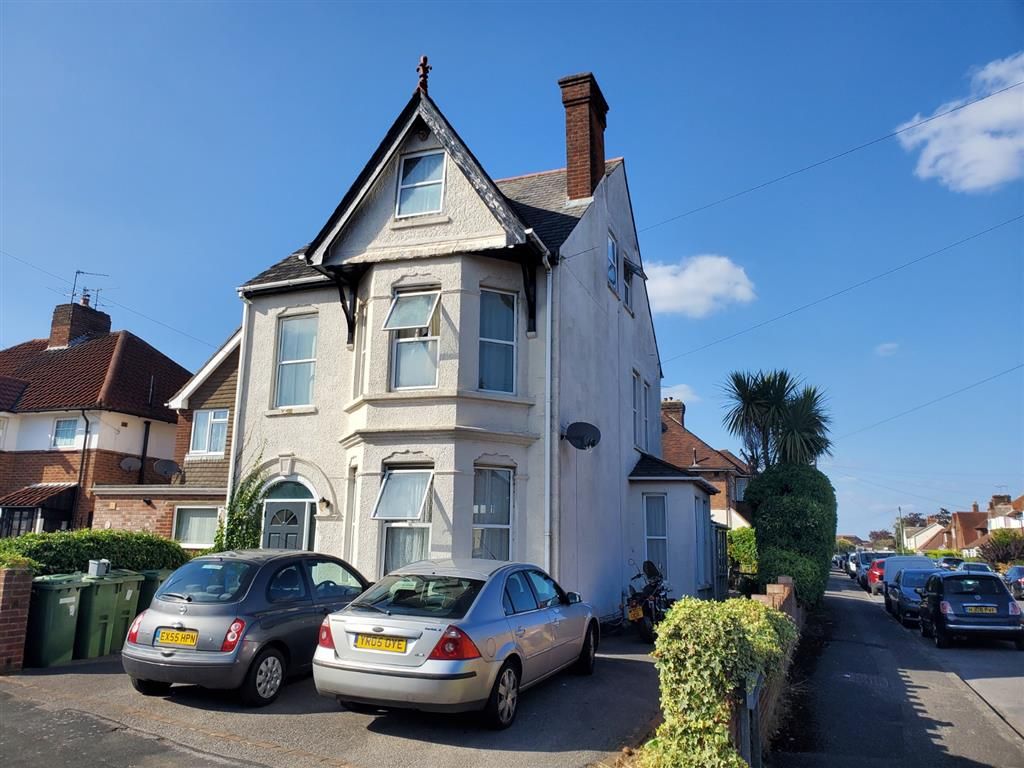 6 bed detached house for sale in Southmead Road, Aldershot GU11 Zoopla