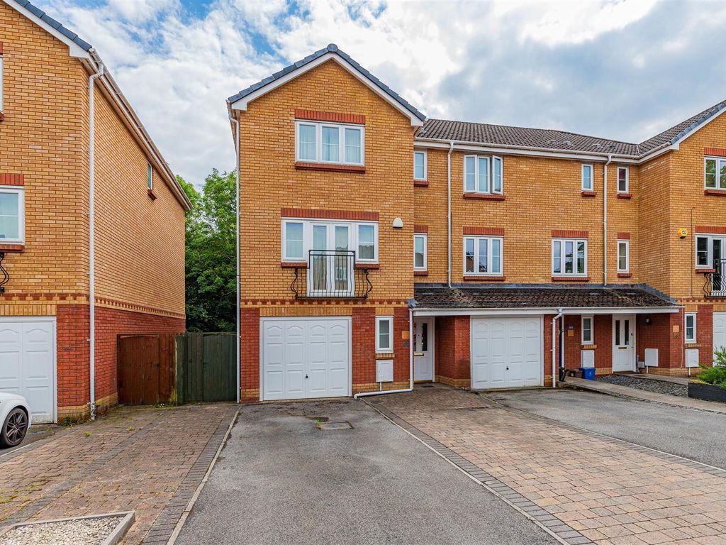 4 bed end terrace house for sale in Wyncliffe Gardens, Pentwyn, Cardiff