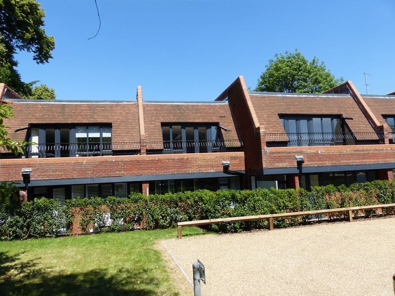 1 bed flat to rent in Cromwell Gardens, Marlow SL7, £1,150 pcm Zoopla