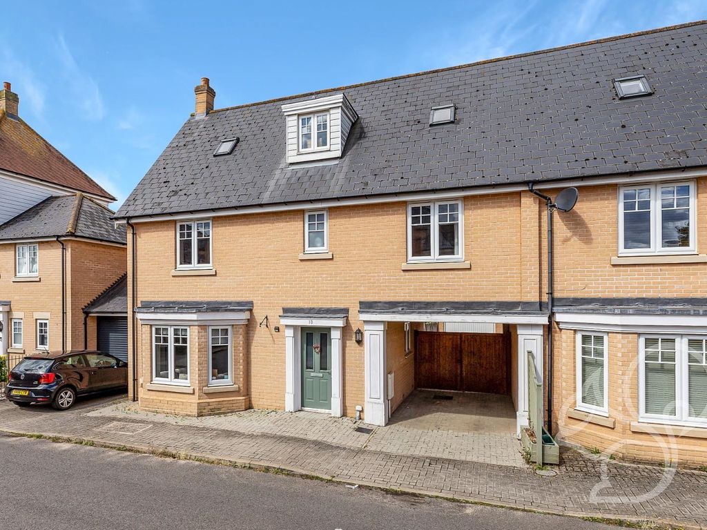 4 bed linkdetached house for sale in Braeburn Road, Great Horkesley