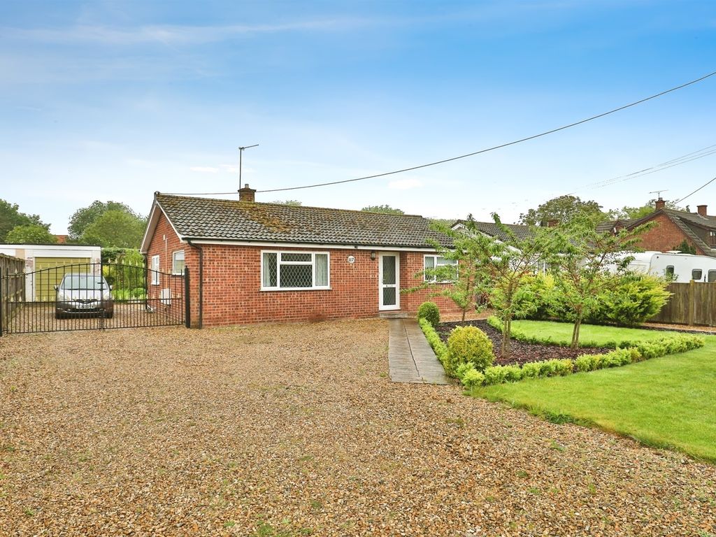3 bed detached bungalow for sale in Hills Road, Saham Hills, Thetford