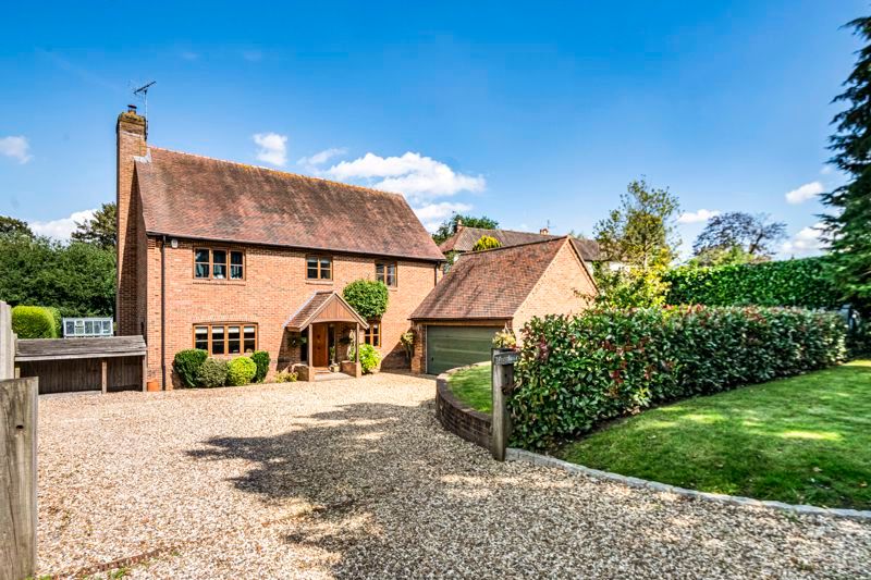 5 bed detached house for sale in Aldworth Road, Upper Basildon, Reading