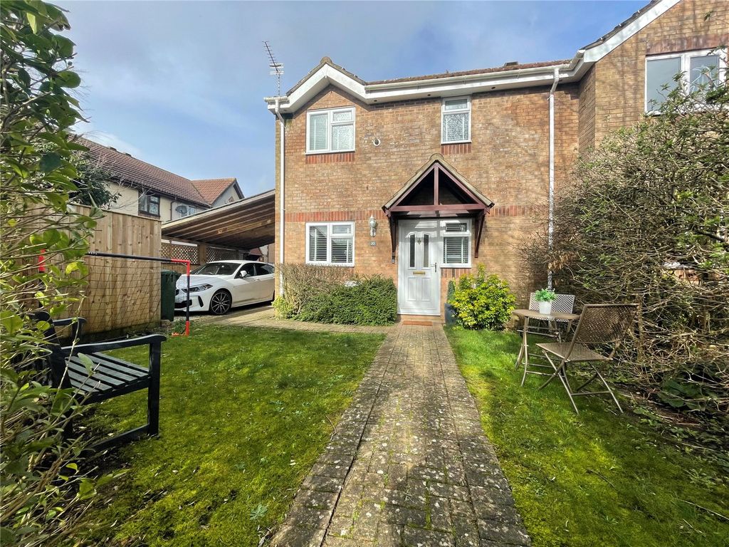 2 bed semidetached house for sale in Duxford Close, Bicester
