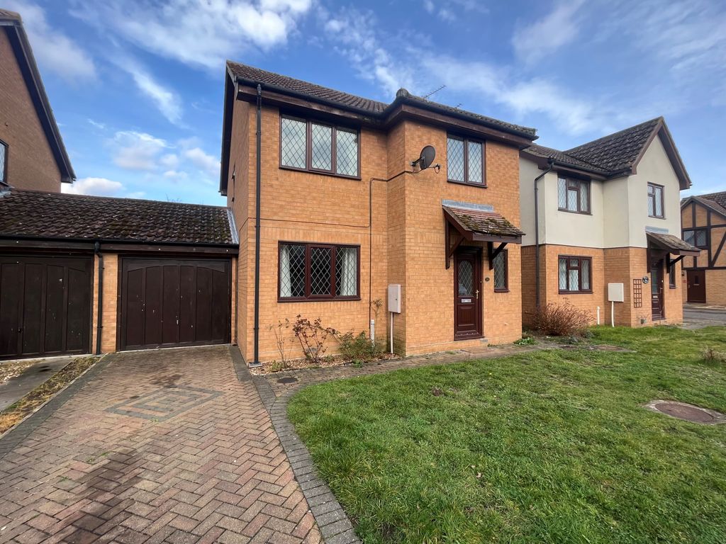 3 bed detached house to rent in The Mallards, Lakenheath, Brandon IP27