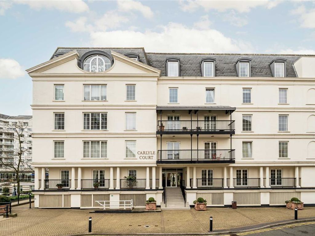 2 bed flat to rent in Carlyle Court, Chelsea Harbour, London SW10, £