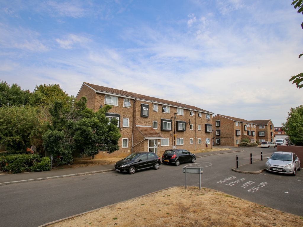 2 bed flat for sale in Old Park Mews, Hounslow TW5 Zoopla