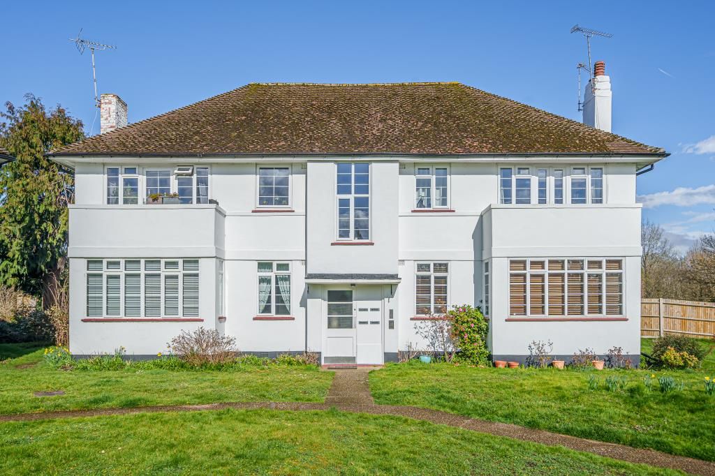 2 bed flat for sale in Lower Sunbury, Surrey TW16 Zoopla