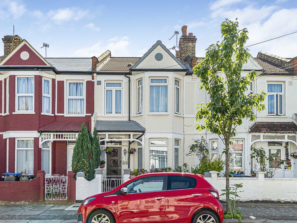 3 bed terraced house for sale in Road, London SW17, £700,000