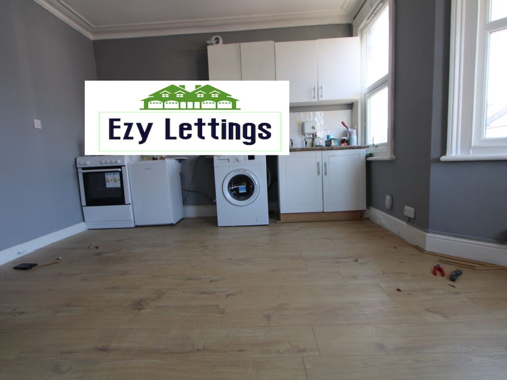 1 bed flat to rent in Whitehall Road, Thornton Heath CR7, £1,399 pcm