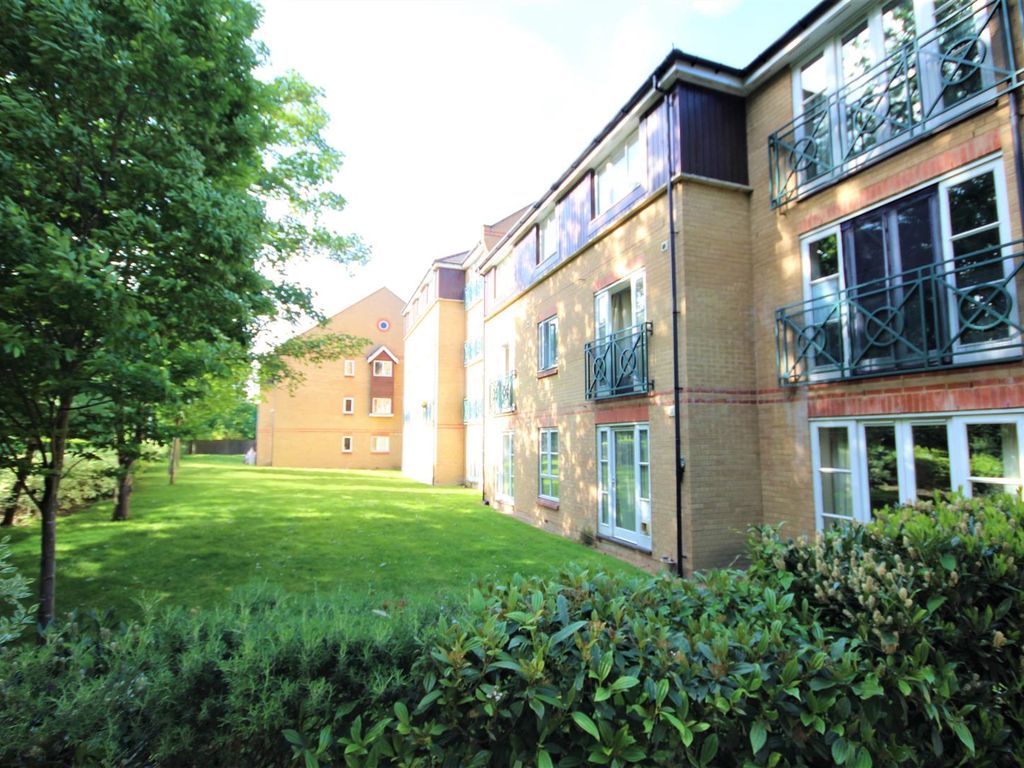 2 bed flat to rent in Faraday Road, Guildford GU1 Zoopla