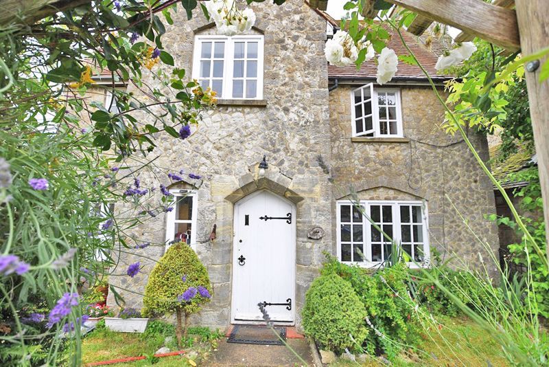 3 bed cottage to rent in Lower Road, East Farleigh, Maidstone ME15, £