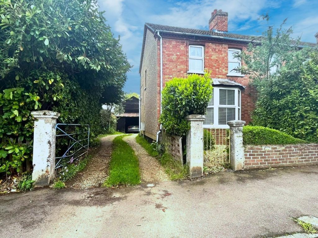 2 bed end terrace house for sale in Newtown, Potton, Sandy SG19 Zoopla