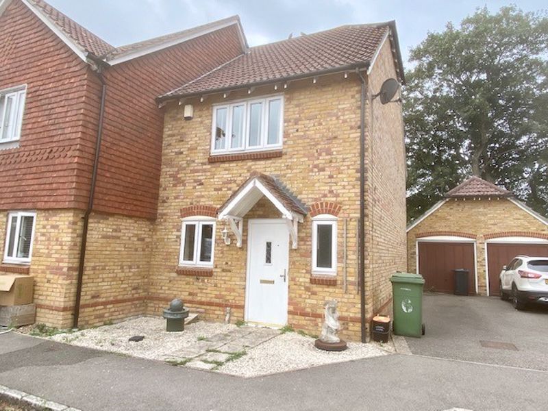 3 bed end terrace house to rent in Beaverbrook Mews, Maidstone ME16