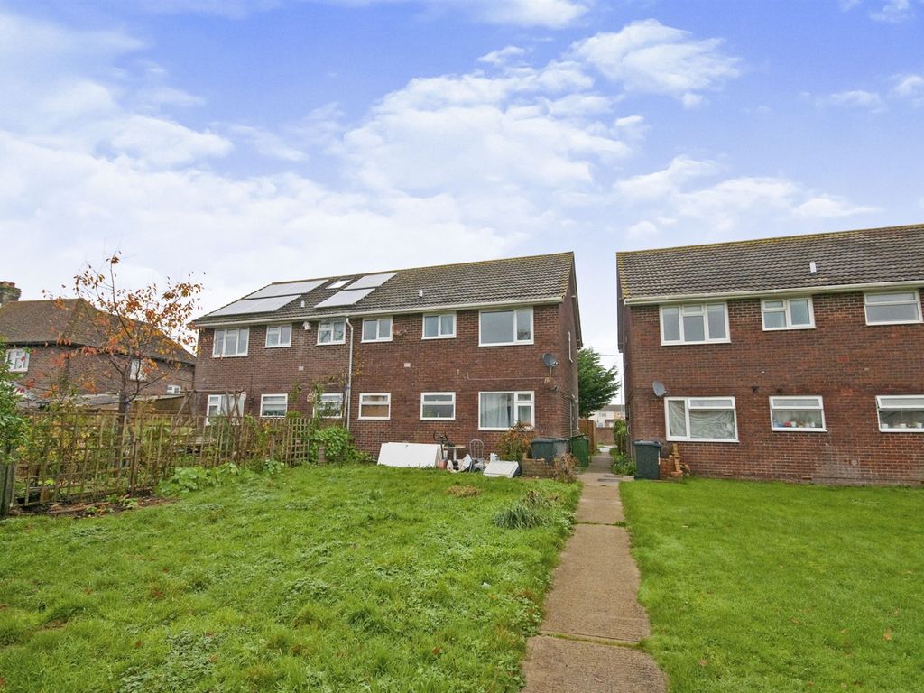 2 bed flat for sale in Mill Road, Hailsham BN27 Zoopla
