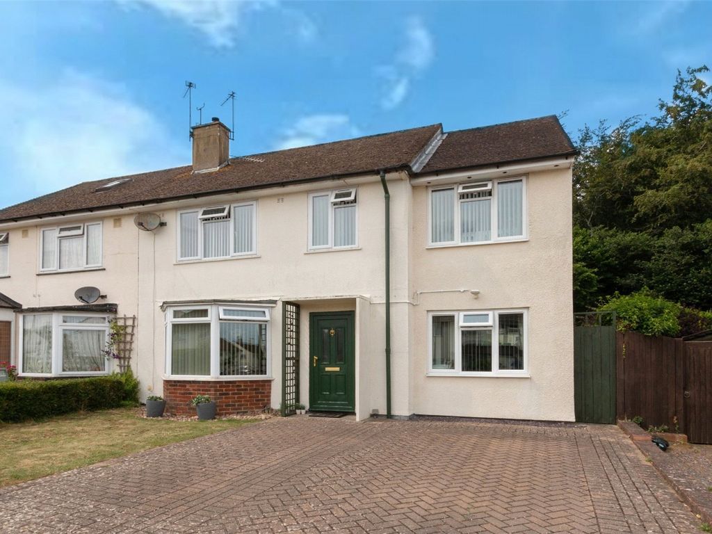 5 bed semidetached house for sale in Stratfield Road, Basingstoke