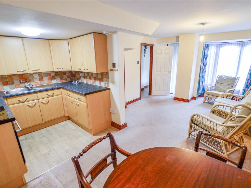 2 bed mews house to rent in Handley Court Mews, Sleaford NG34, £625 pcm Zoopla