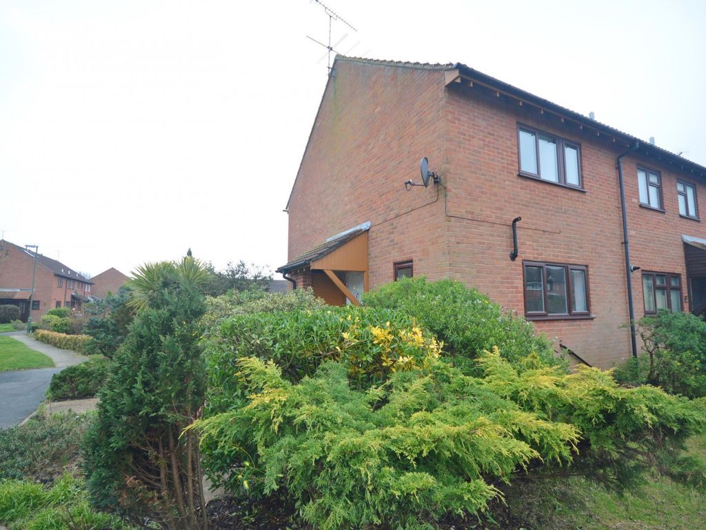2 bed terraced house to rent in 100 Dinsdale Gardens, Rustington, Littlehampton, West Sussex
