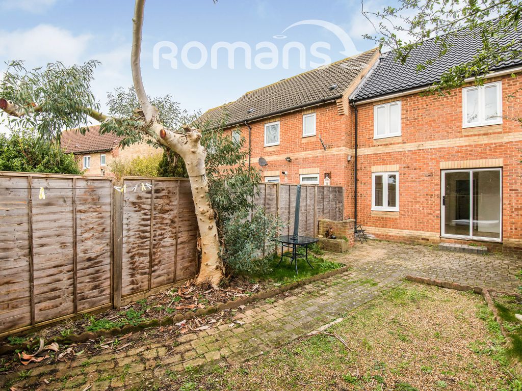 3 bed end terrace house to rent in Andover Close, Feltham TW14 Zoopla