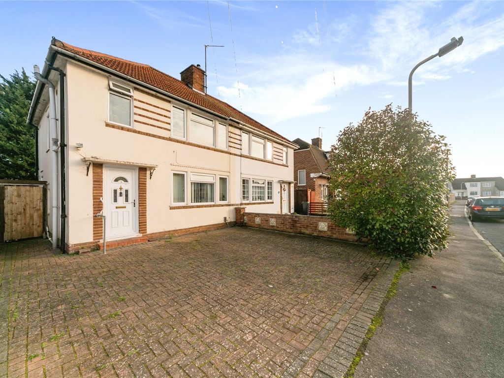 3 bed semidetached house for sale in Thornbridge Road, Reading