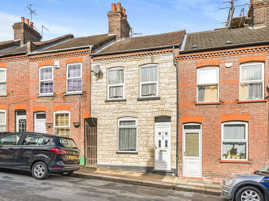2 bed terraced house for sale in May Street, Luton LU1 - Zoopla