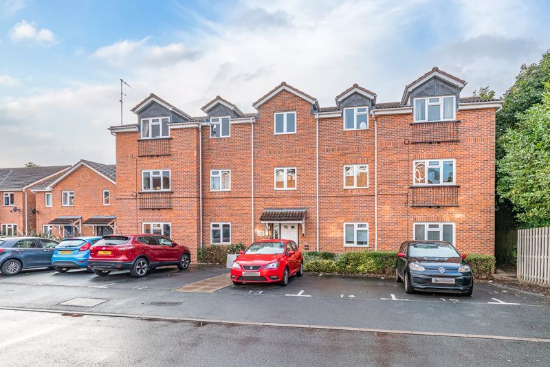 2 bed flat for sale in Catkins Close, Catshill, Bromsgrove B61 Zoopla