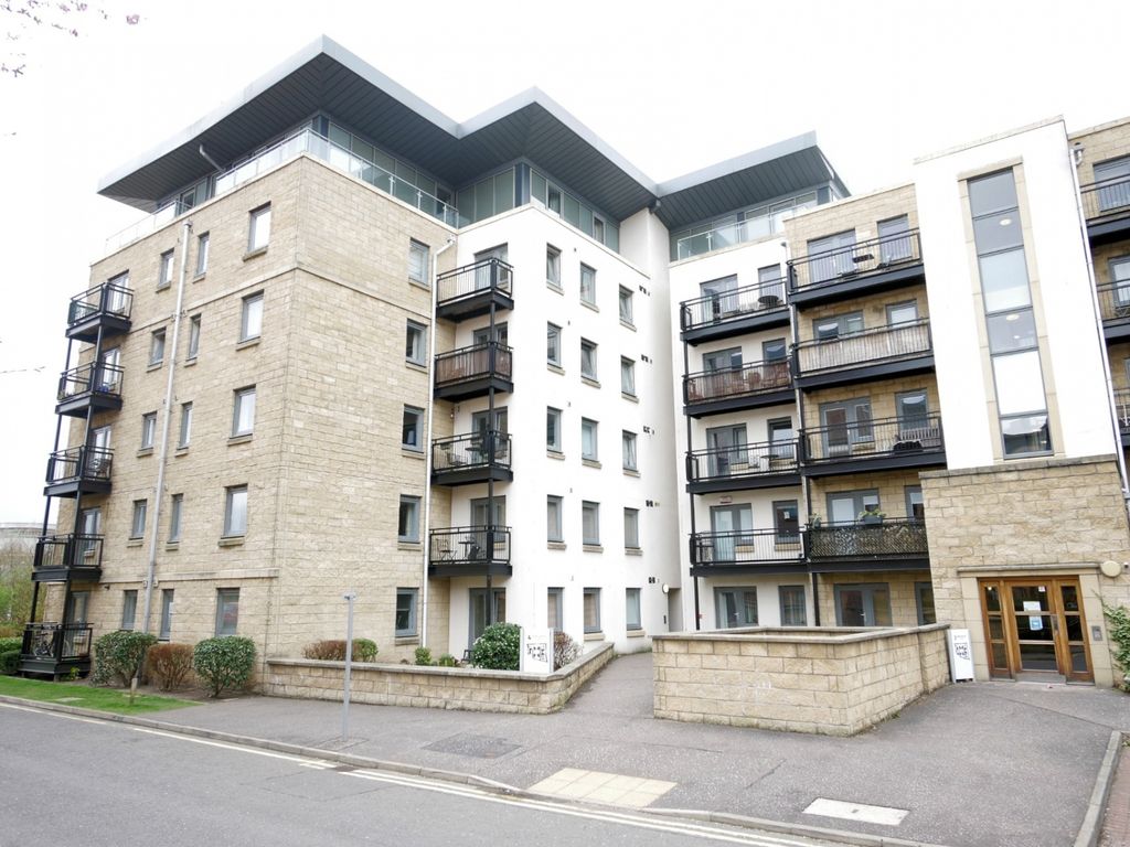 2 bed flat to rent in Robertson Gait, Slateford, Edinburgh EH11, £1,295