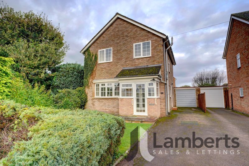 3 bed detached house for sale in Holt Gardens, Studley B80, £385,000