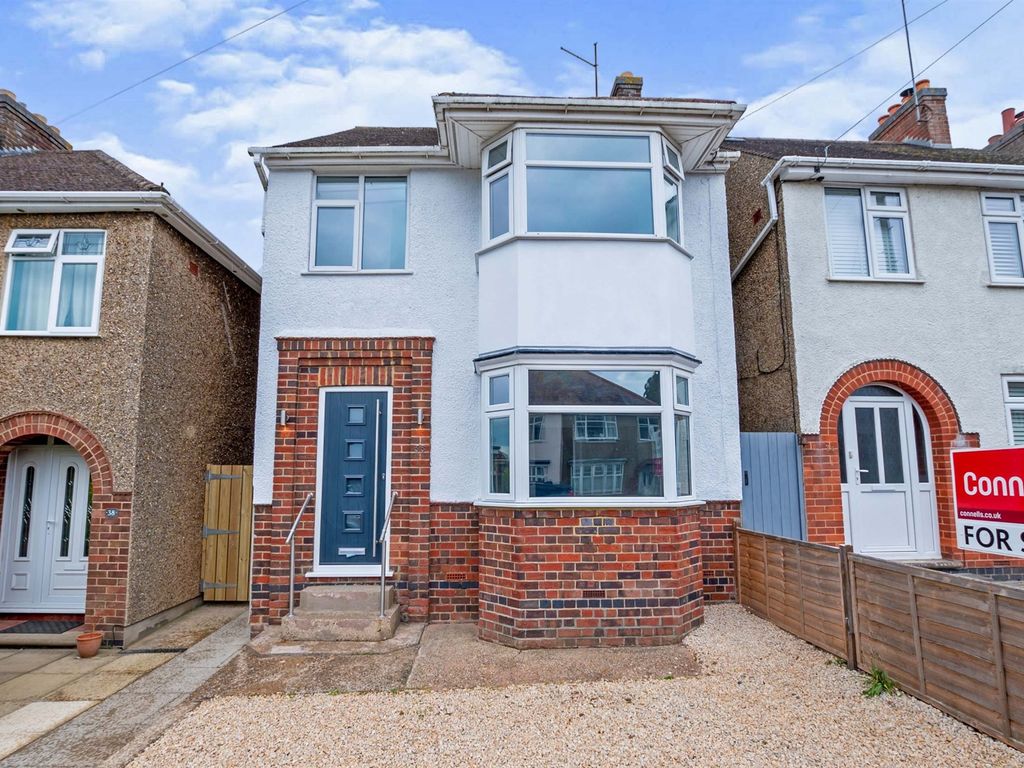 3 bed detached house for sale in Breakleys Road, Desborough, Kettering
