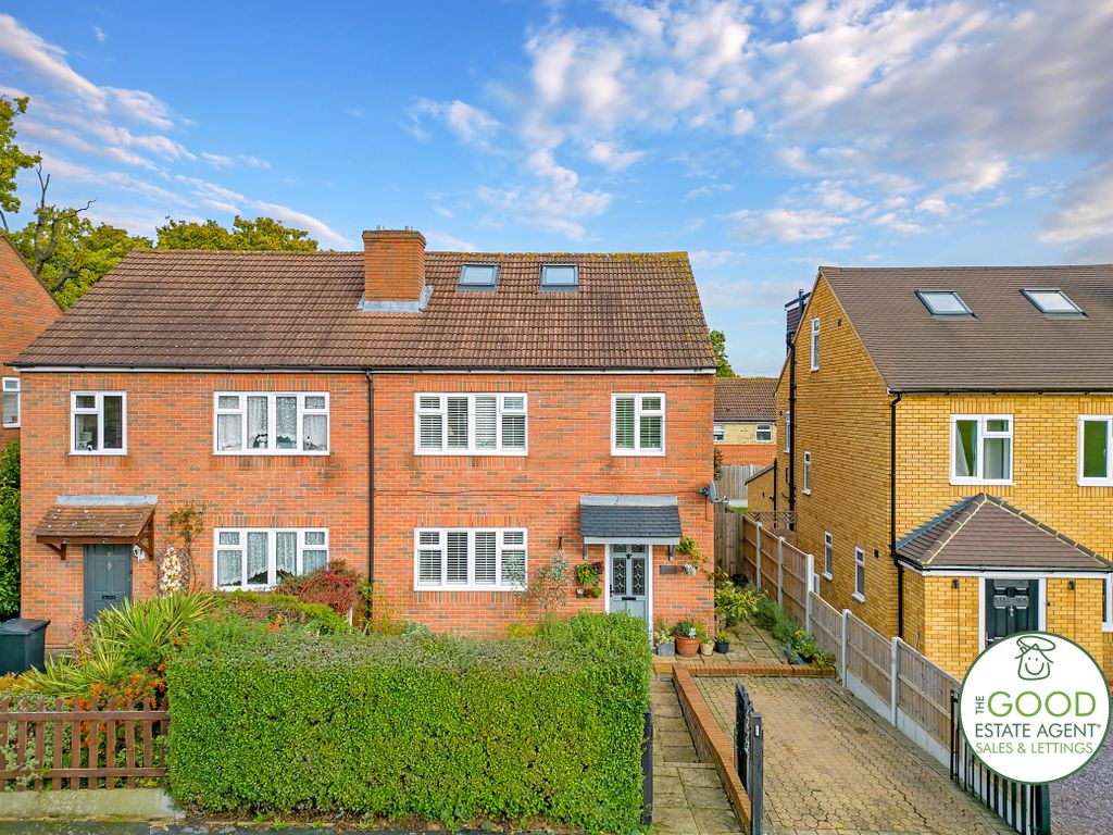 4 bed semidetached house for sale in Jessel Drive, Loughton IG10, £