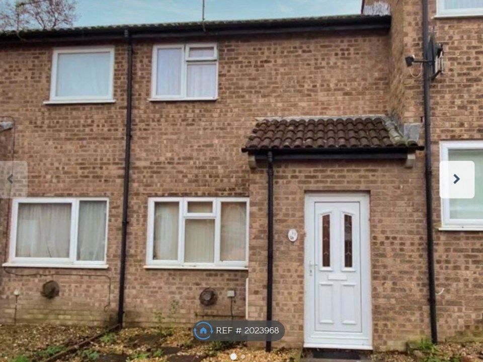 2 bed terraced house to rent in Little Field Close, Barnstaple EX32, £