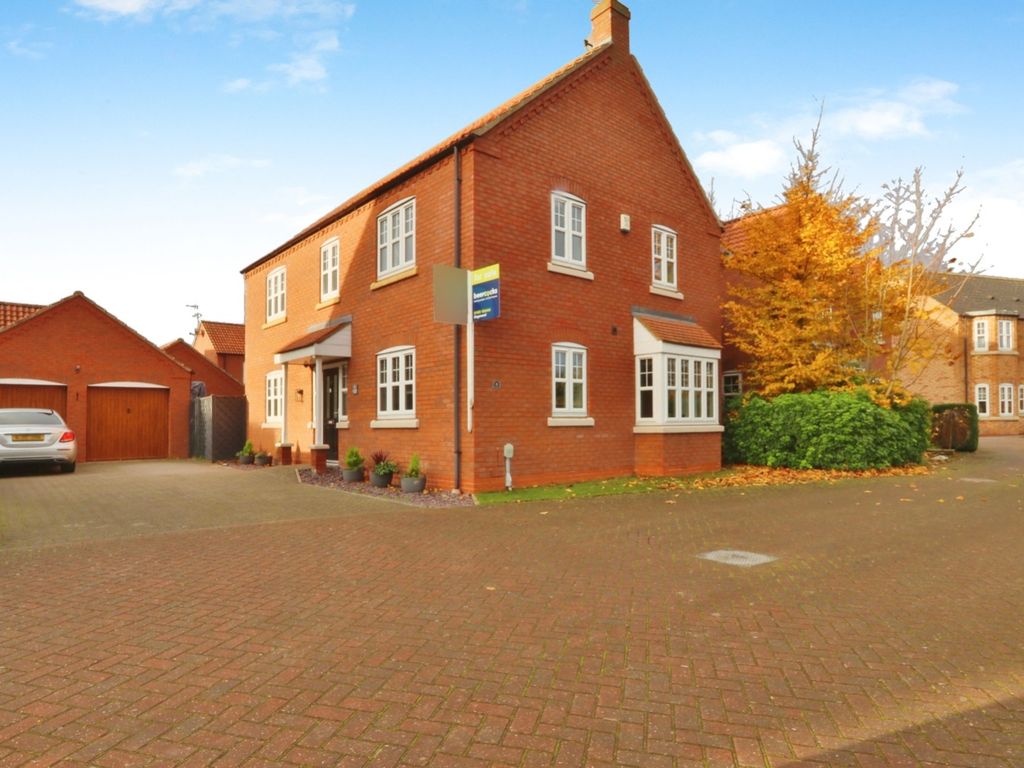 4 bed detached house for sale in Runnymede Avenue, Kingswood, Hull