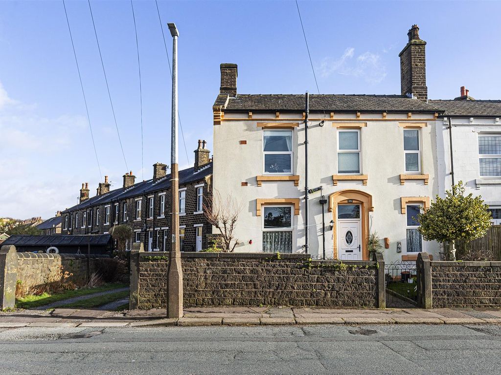 3 bed end terrace house for sale in Quarmby Road, Quarmby, Huddersfield