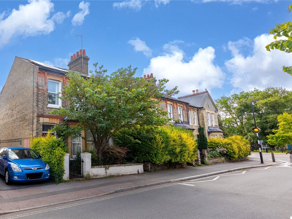 4 bed semidetached house to rent in Tenison Road, Cambridge