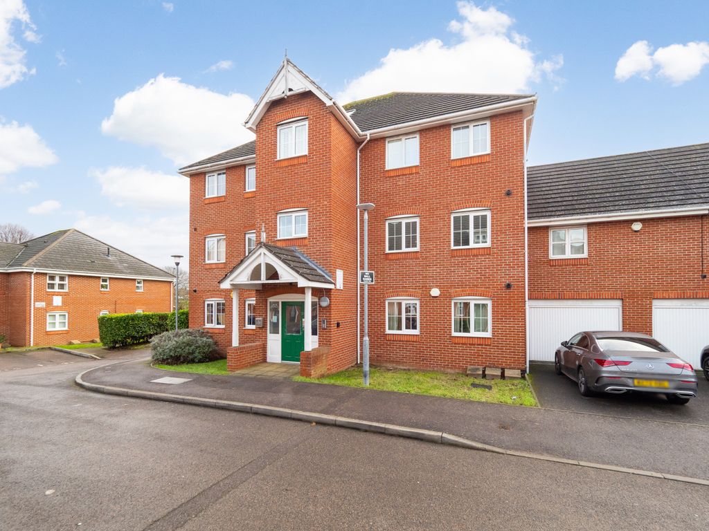 2 bed flat for sale in Aragon Place, Morden SM4 Zoopla