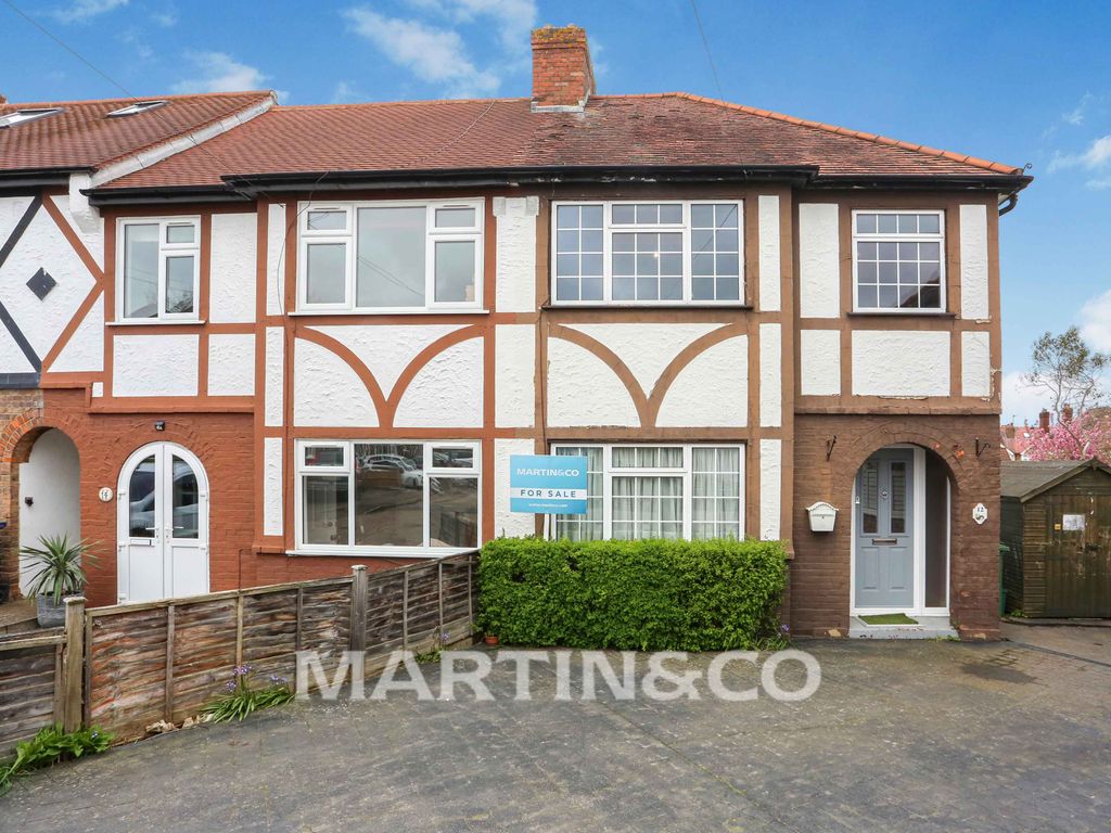 3 bed end terrace house for sale in Frederick Gardens, Cheam, Sutton