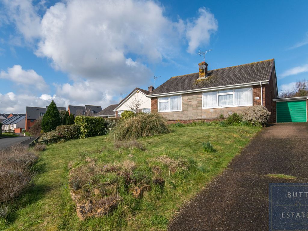 3 bed bungalow for sale in Milbury Close, Exminster, Exeter EX6, £