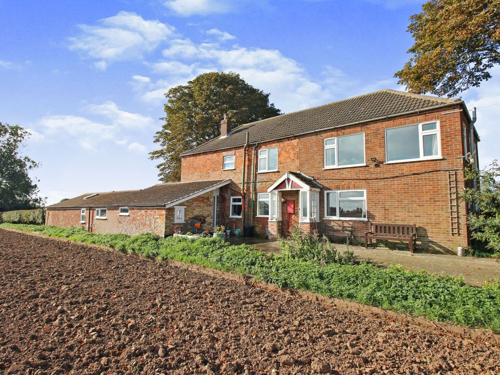 5 bed detached house for sale in Langham Road, Alford LN13, £240,000