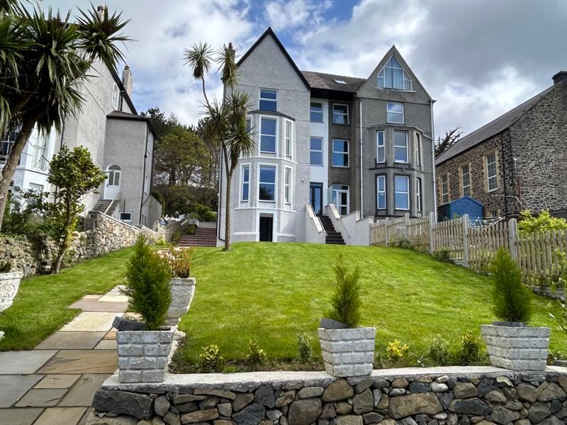 6 bed semidetached house for sale in Penmaenmawr Road, Llanfairfechan