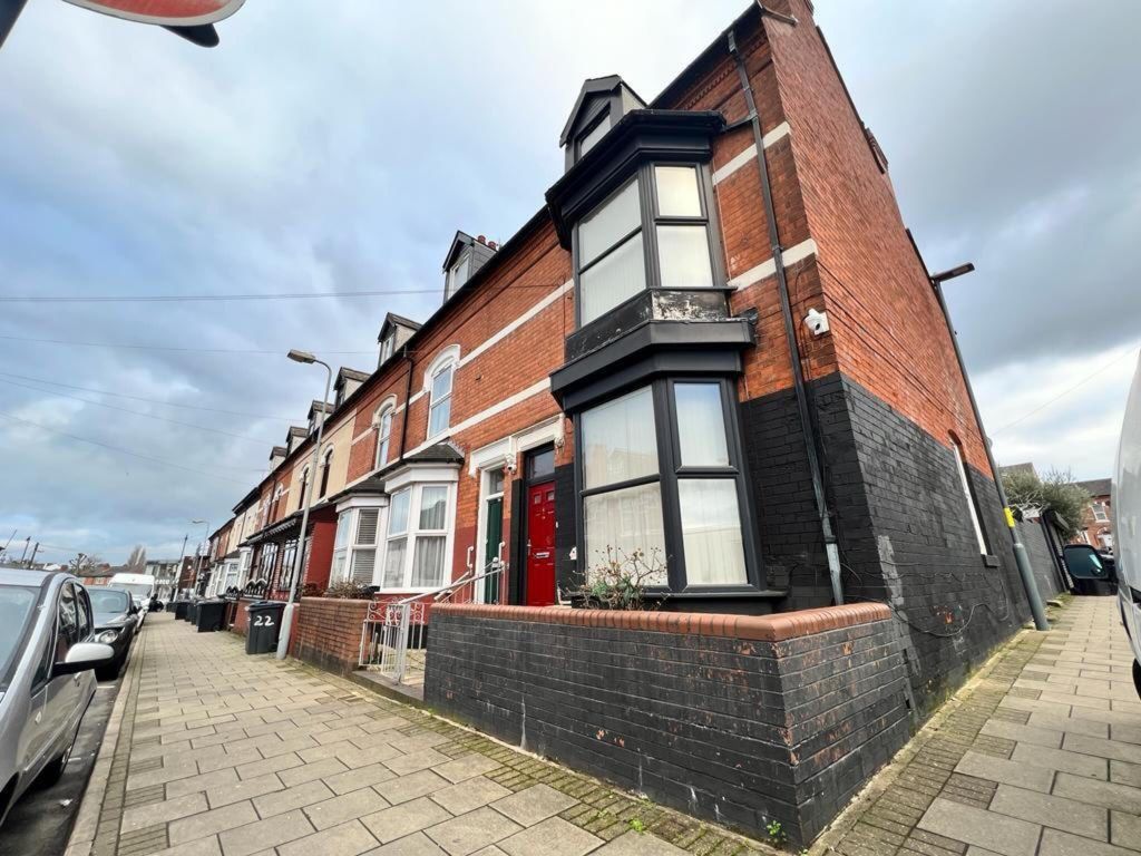 4 bed end terrace house to rent in Wilton Road, Sparkhill, Birmingham
