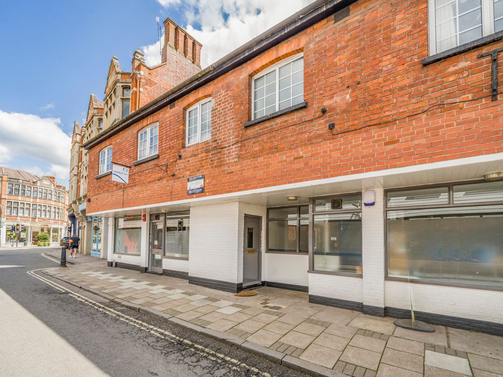 2 bed flat for sale in Greys Road, HenleyOnThames, Oxfordshire RG9