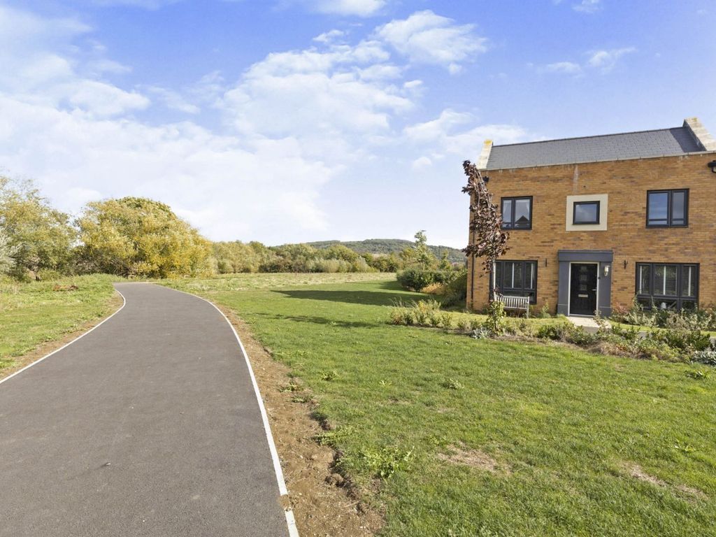 4 bed detached house for sale in Cleeve, Cheltenham GL52 Zoopla