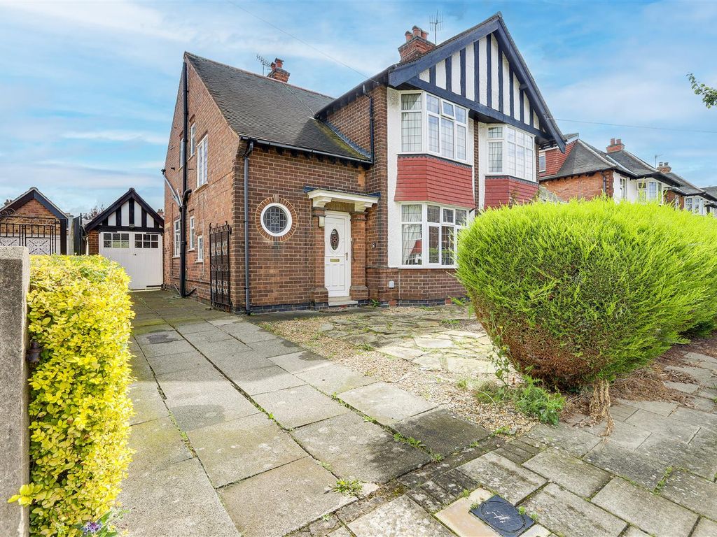 3 bed semidetached house for sale in Repton Road, West Bridgford