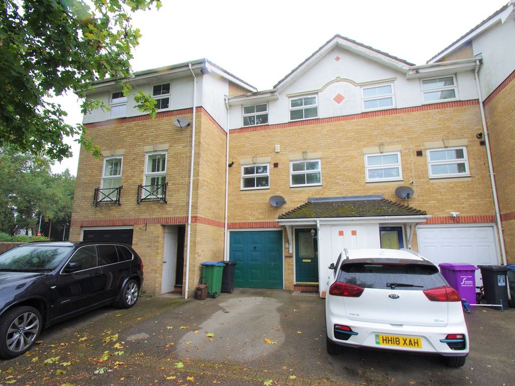 4 bed town house to rent in Ladys Close, Watford WD18 Zoopla