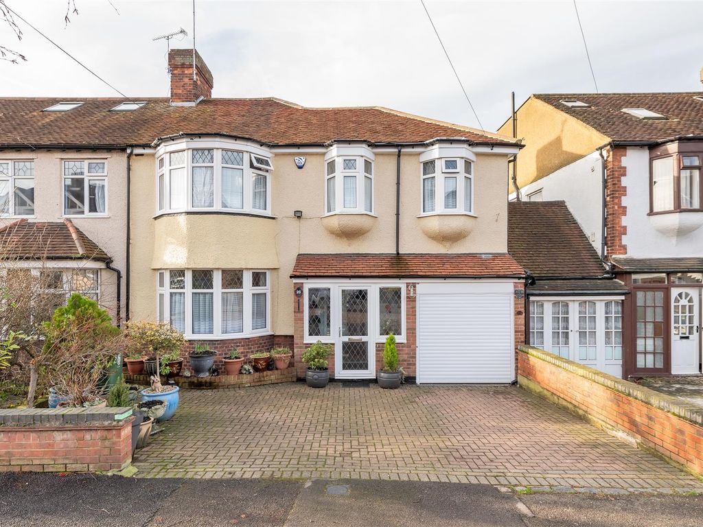 4 bed semidetached house for sale in Keynsham Avenue, Woodford Green