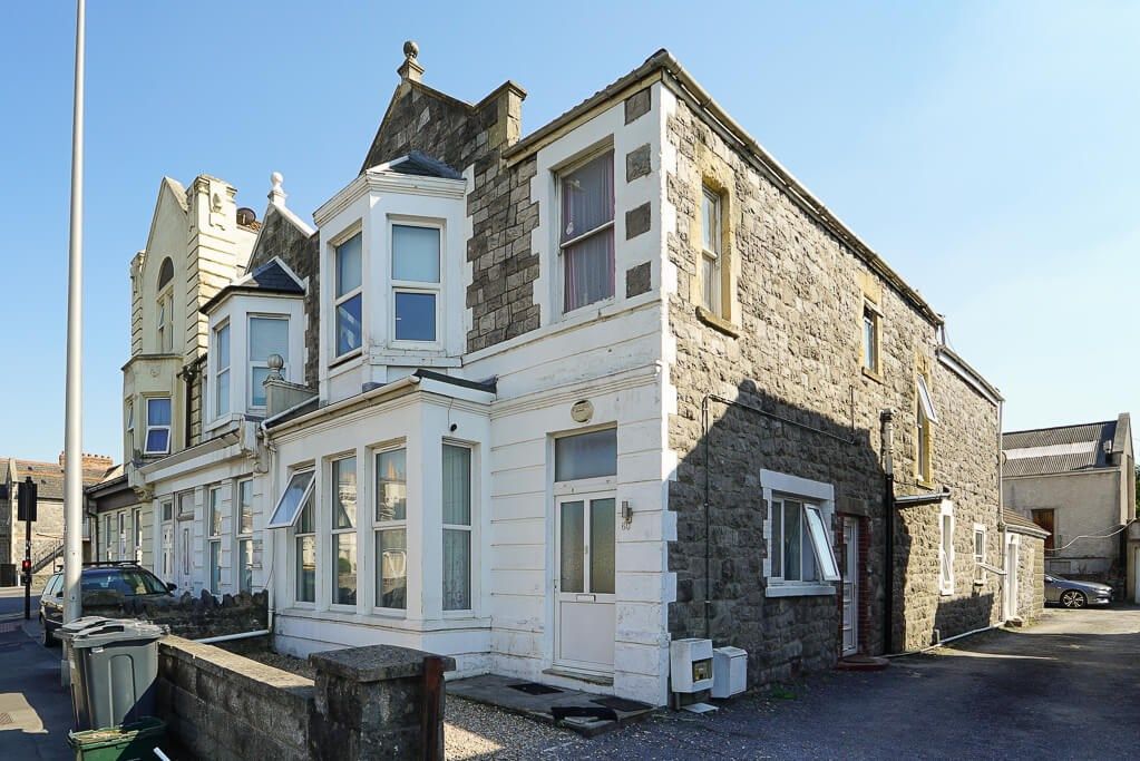 2 bed flat for sale in Locking Road, WestonSuperMare BS23 Zoopla